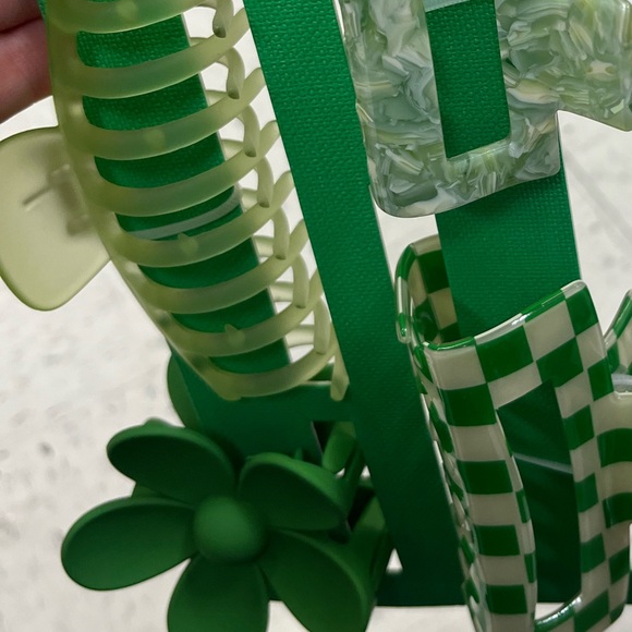 NWT ⚜️☘️⚜️ Piper K set of 4 hair claw clips St. Patrick’s Day - Picture 14 of 14